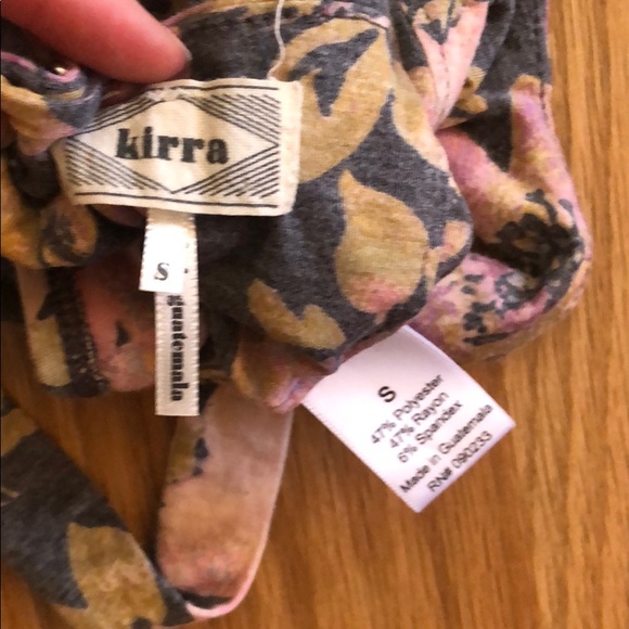 3/$21 Floral Crop Top - Picture 3 of 3